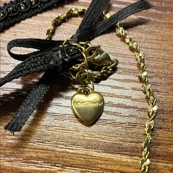 Betsey Johnson Gold and Black Heart Necklace - Picture 4 of 6